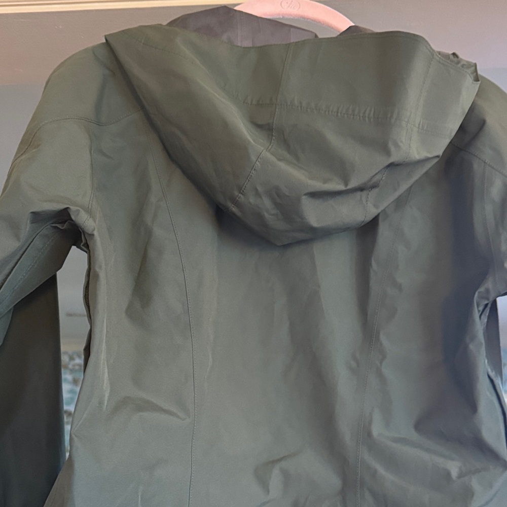 Marmot Women's Olive Rain Coat size Small - Picture 9 of 12